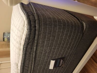 beautyrest silver queen pillow top mattress and bo