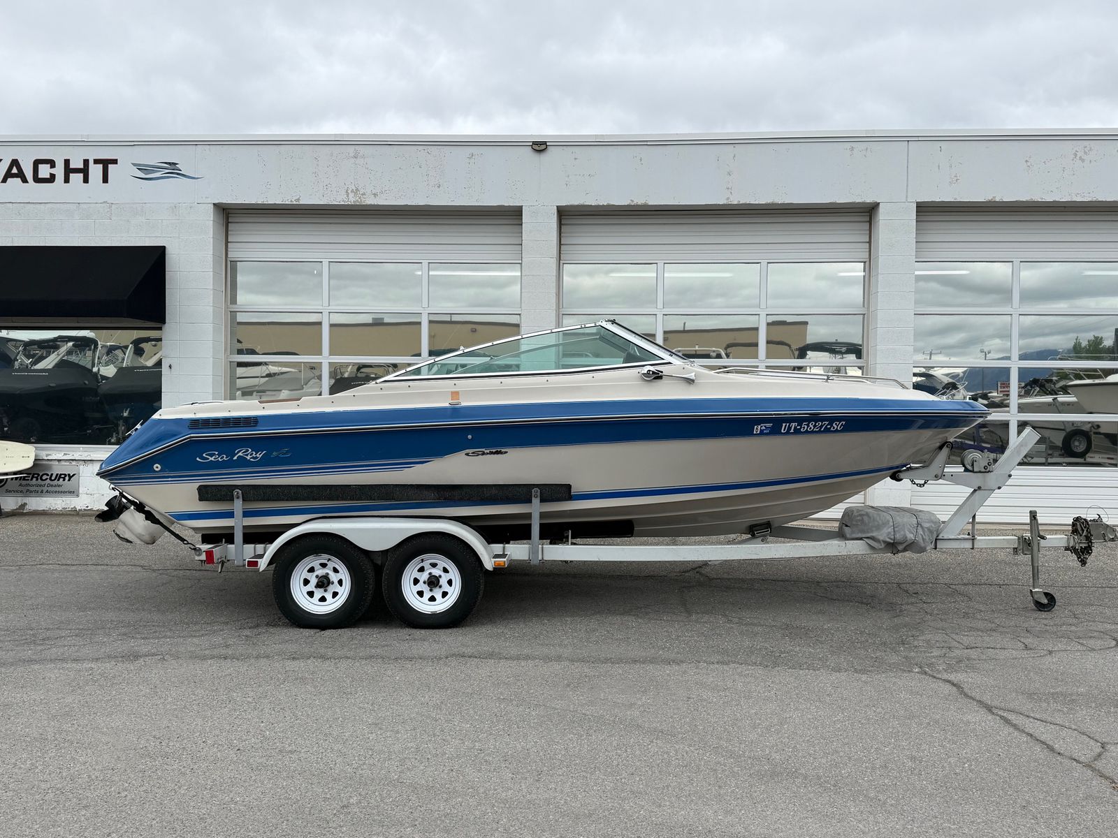 1988 20' Sea Ray Seville Cuddy