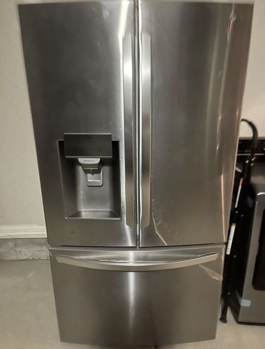 LG Stainless Steel French Door Refrigerator with Ice Maker and Water Dispenser