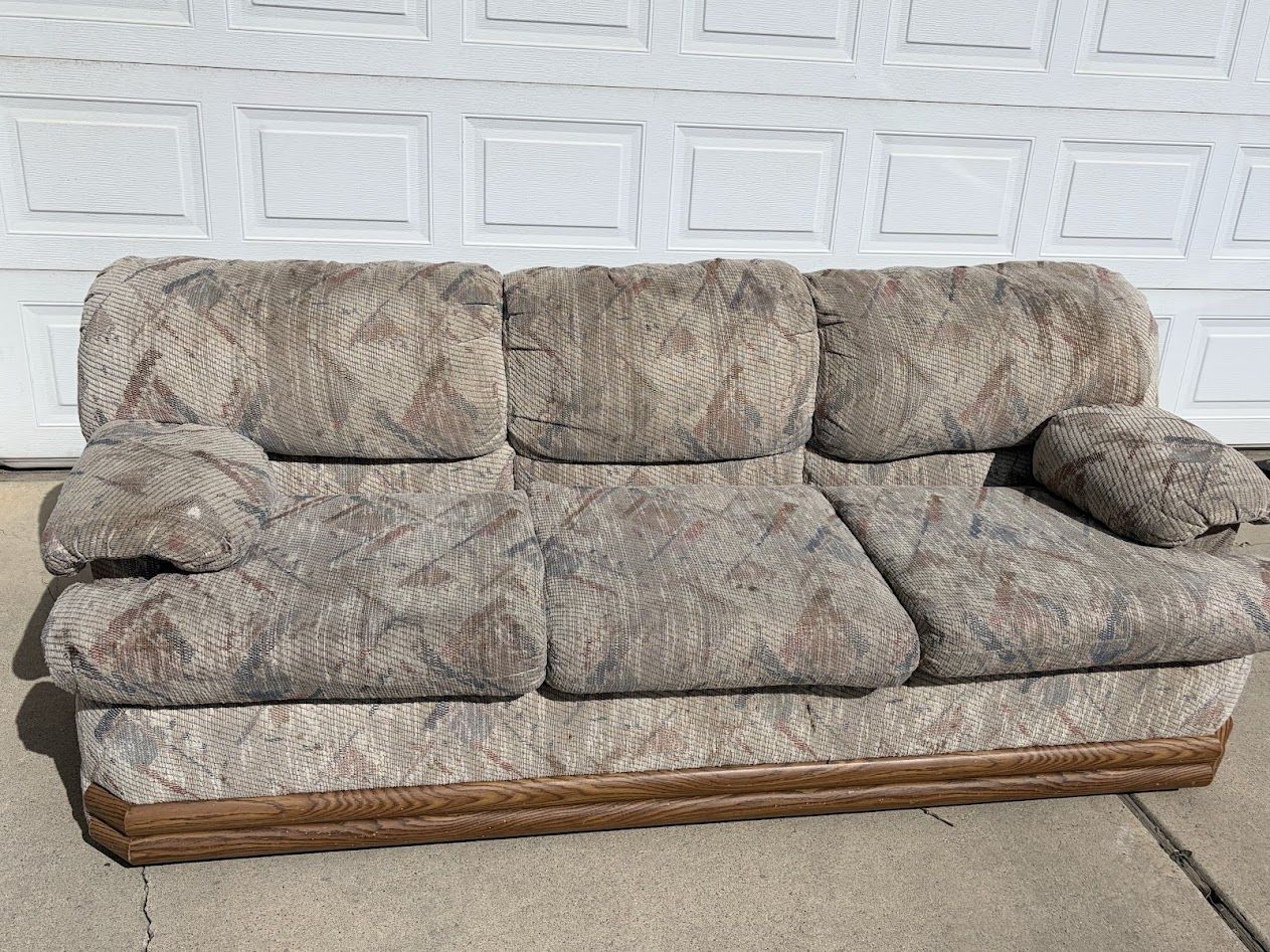 Free Hide a bed couch