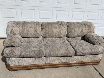 Free Hide a bed couch
