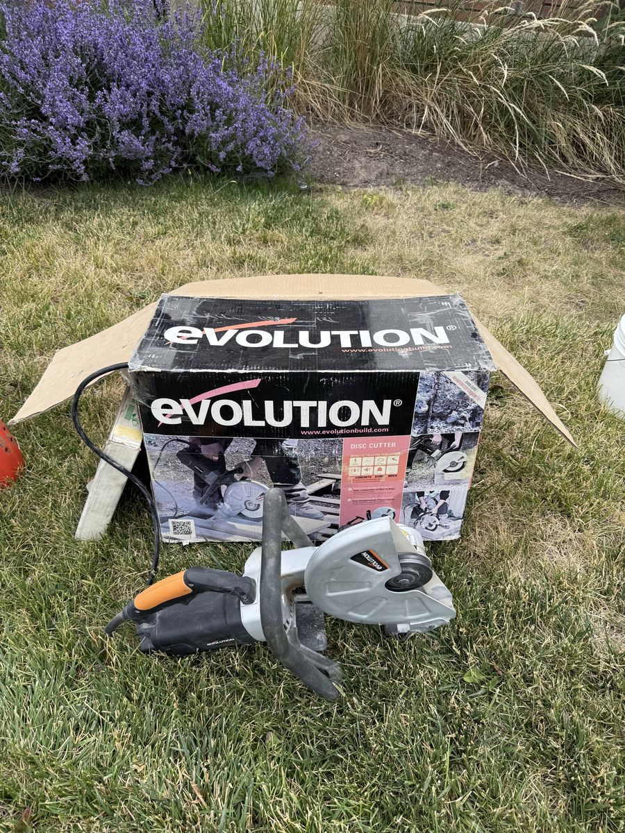 Evolution Concrete Saw