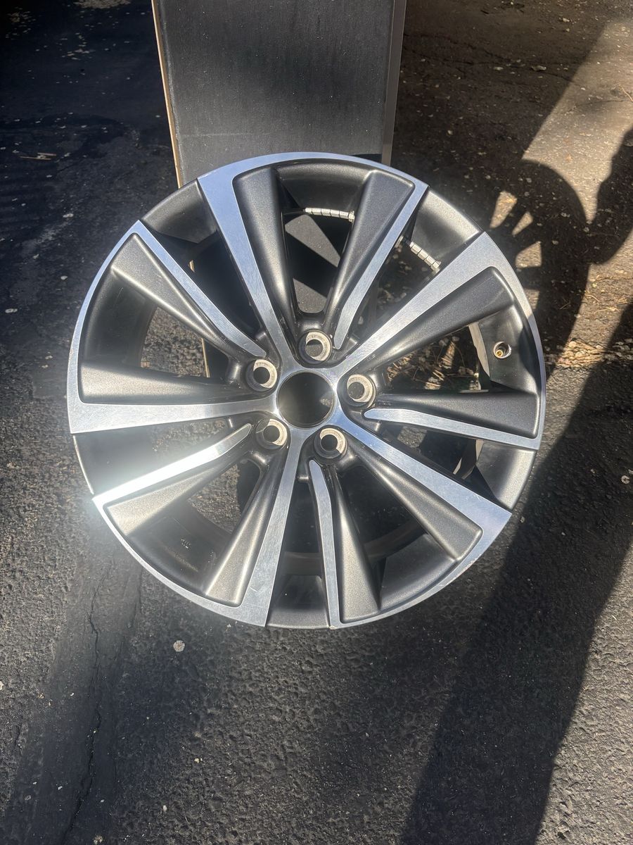 18x7 5x114.3 Factory Wheels