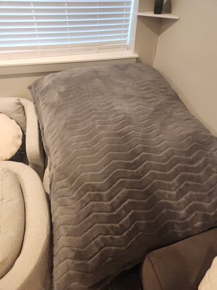 2 lounge & co crash foam floor pillows