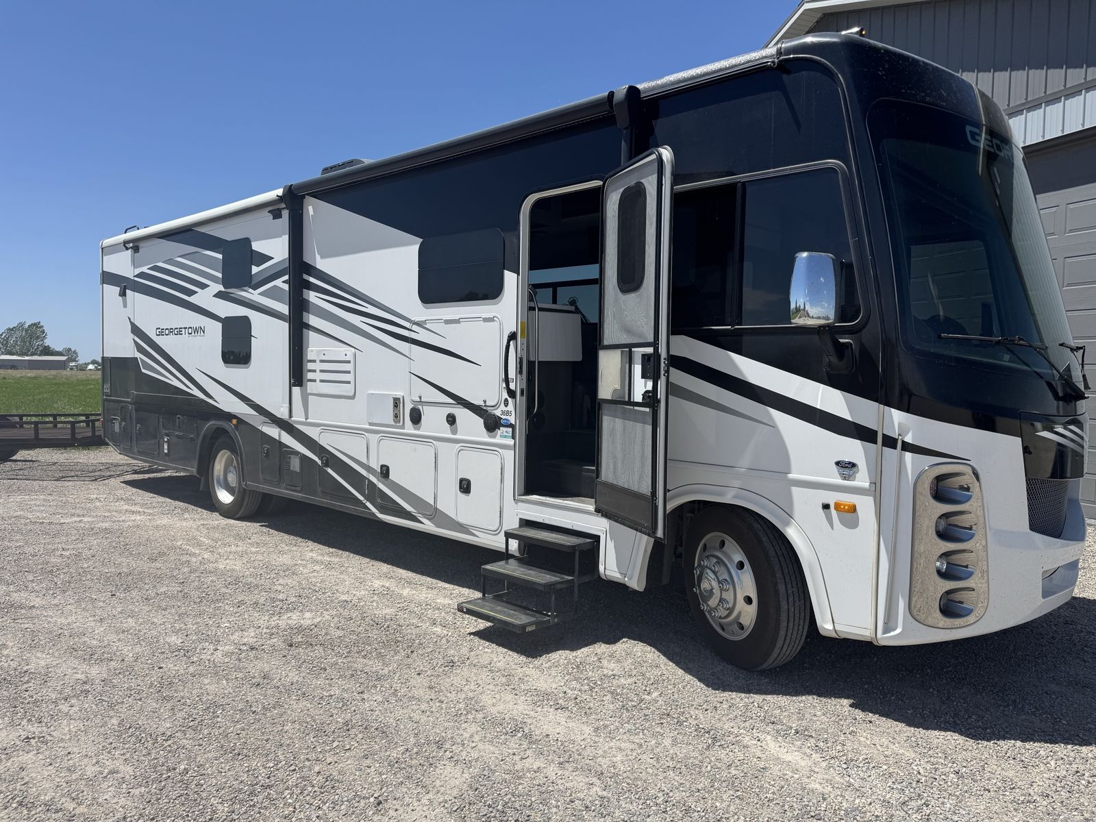 Georgetown gt5 motorhome
