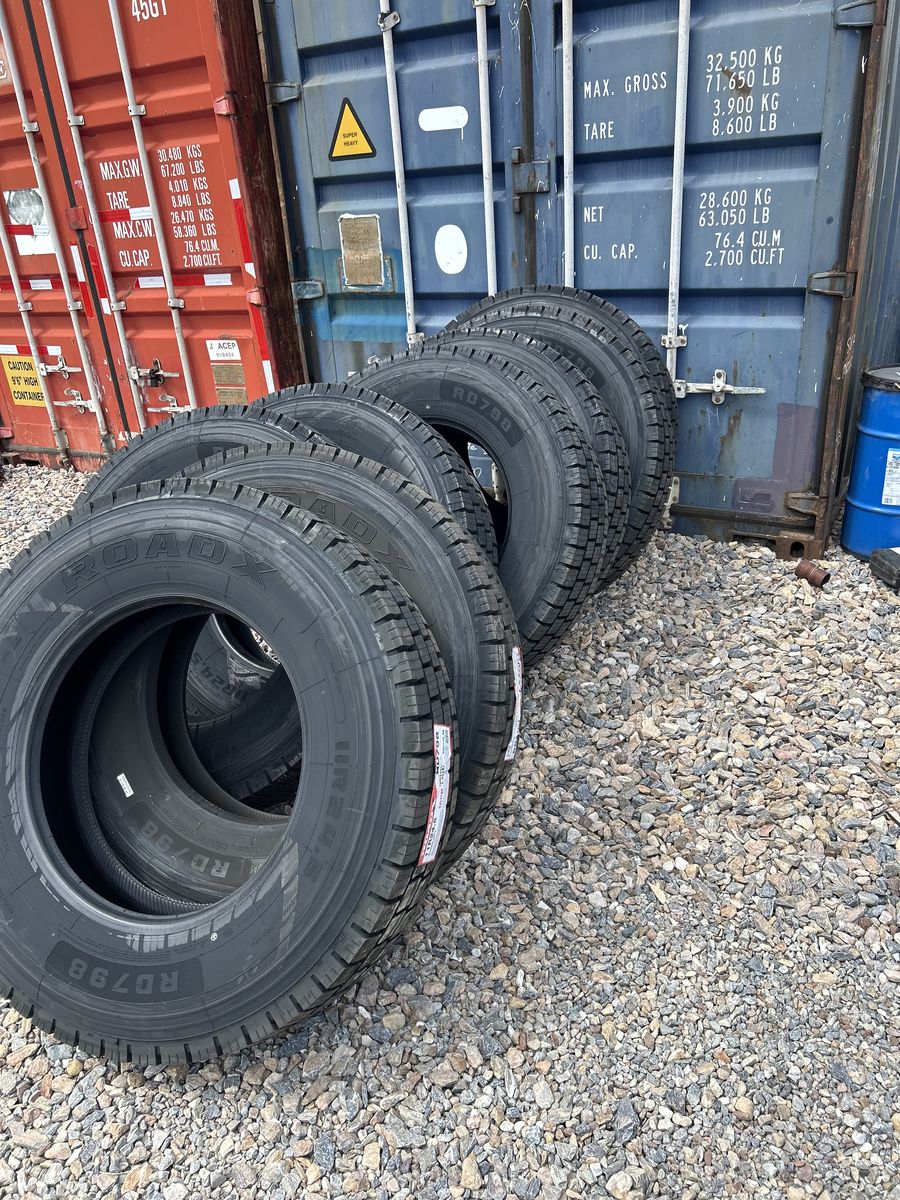 (8) 11r24.5 Drives 16 Ply