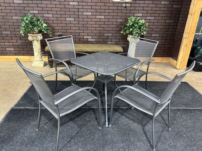 Metal Bistro Table w/4 Chairs