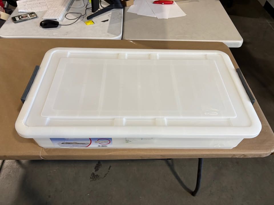 Araven Stackable Food Storage Containers/Bins, 42 qt, 32"x18"x7", Translucent w/ Lids, Qty: 40