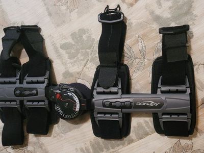 Knee brace.