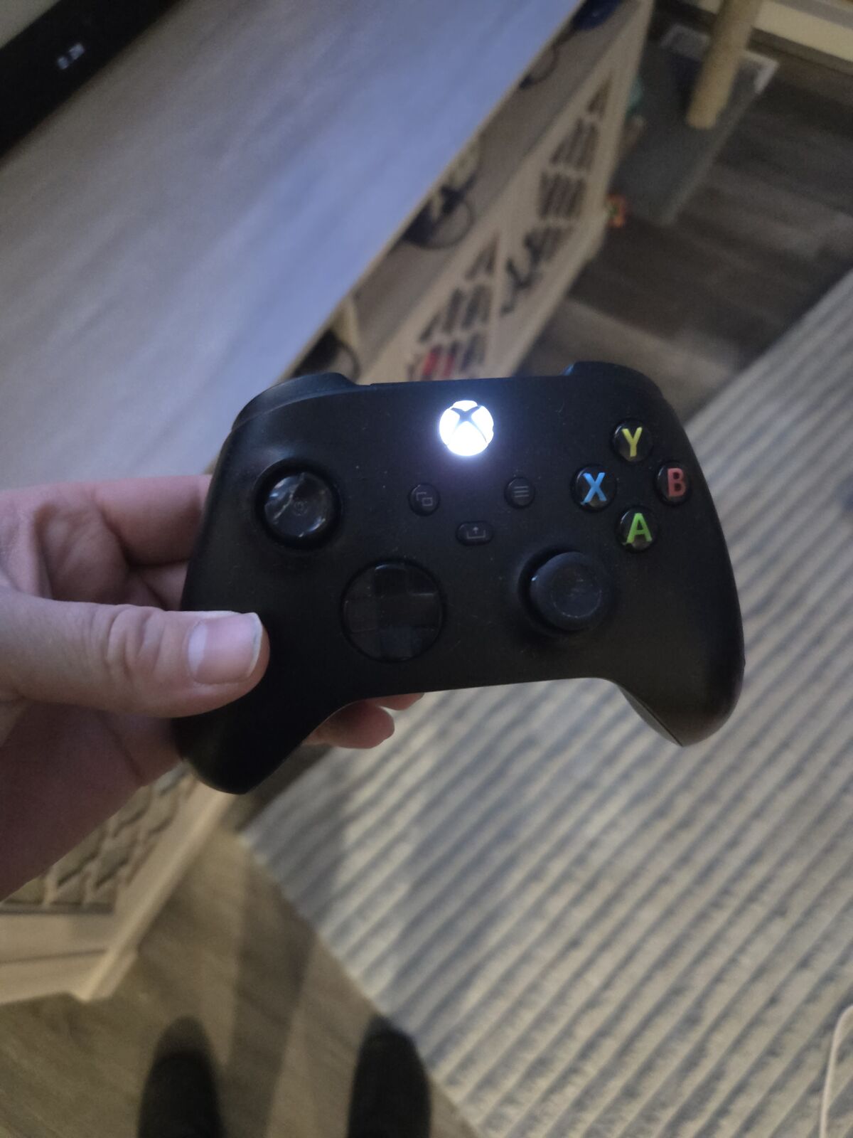 Xbox one controller with rechargable battery