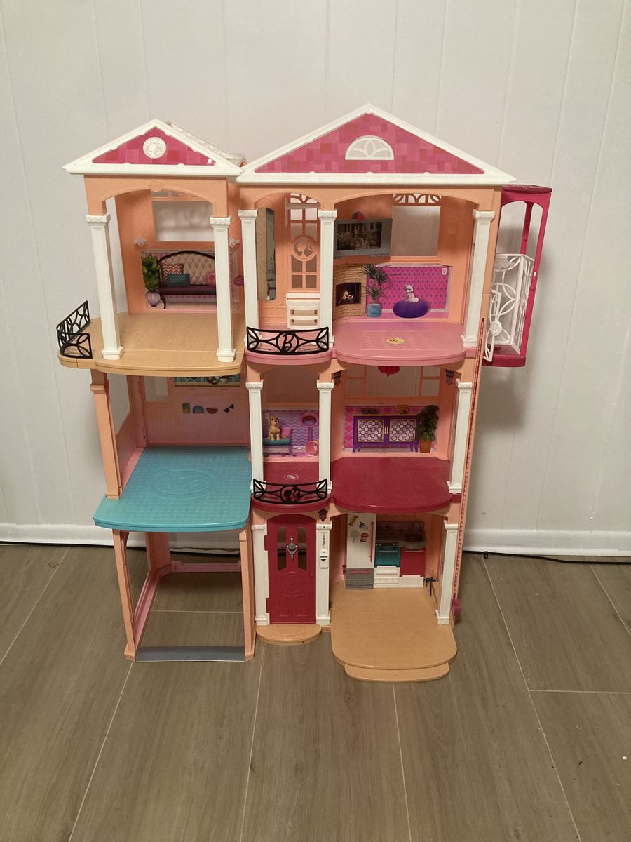 Barbie Dream House