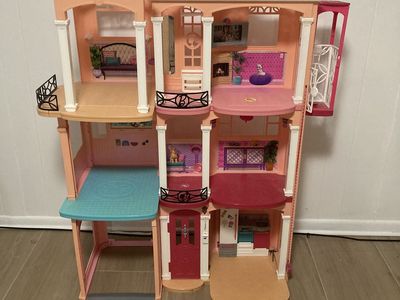 Barbie Dream House