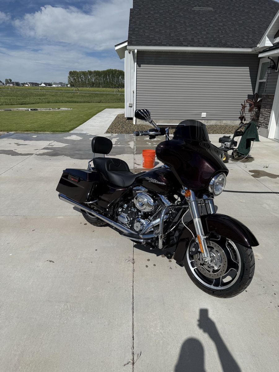 2011 Harley-Davidson Street Glide Custom FLTRX Touring Motorcycle