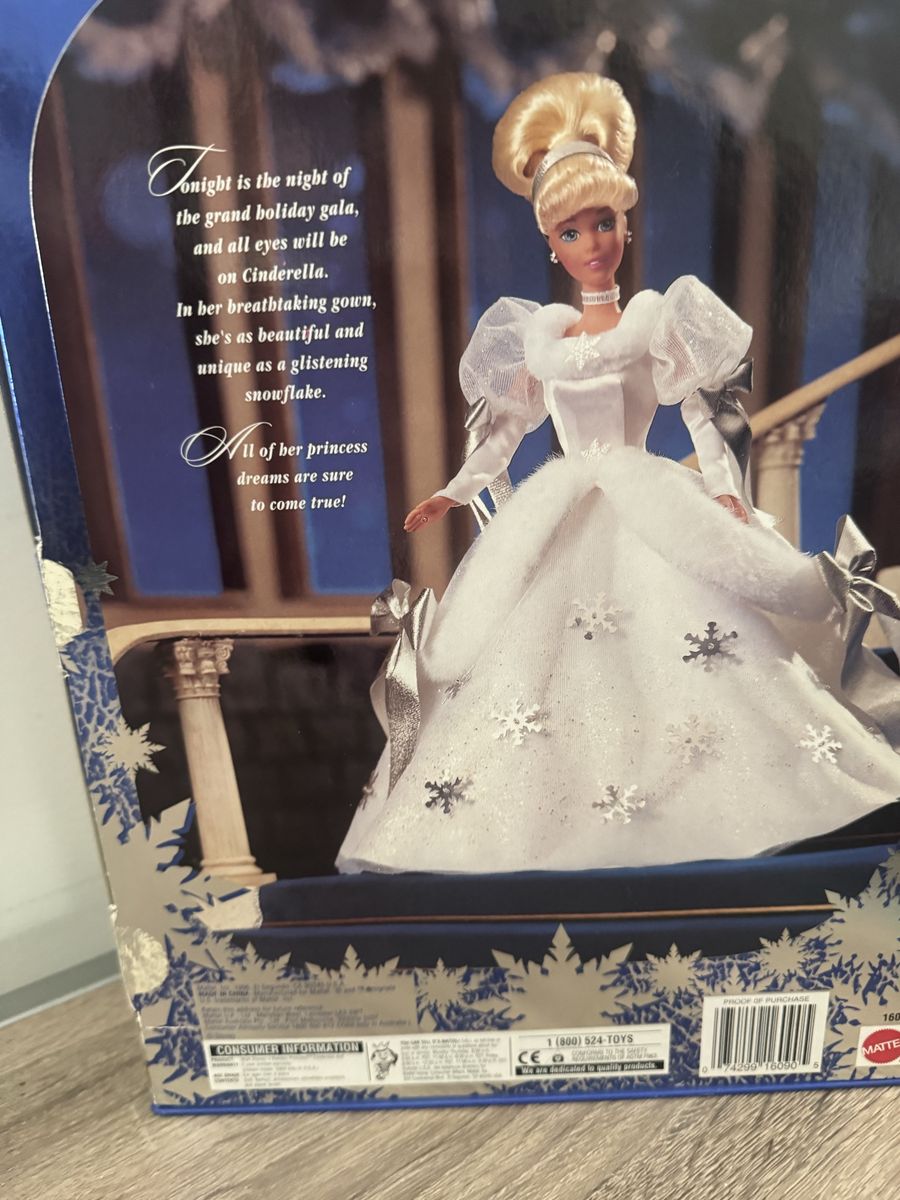 Walt Disney Cinderella Barbie Doll 1996 Holiday Princess Gown White Snowflake Dress Mattel