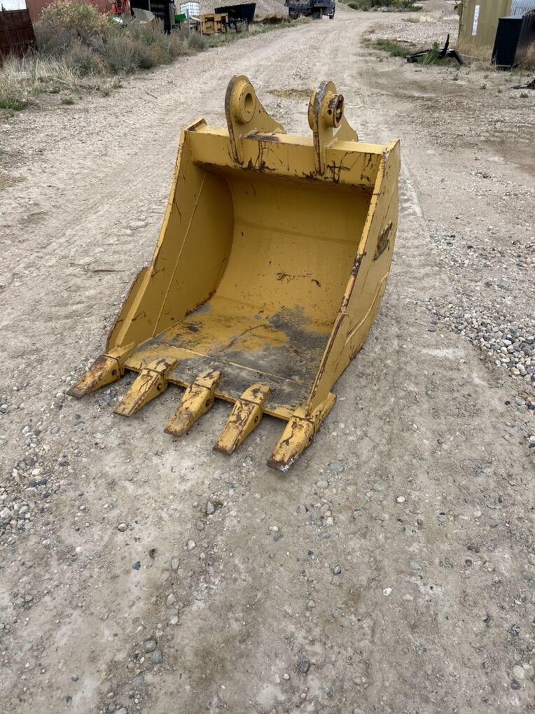 Cat 320 Bucket