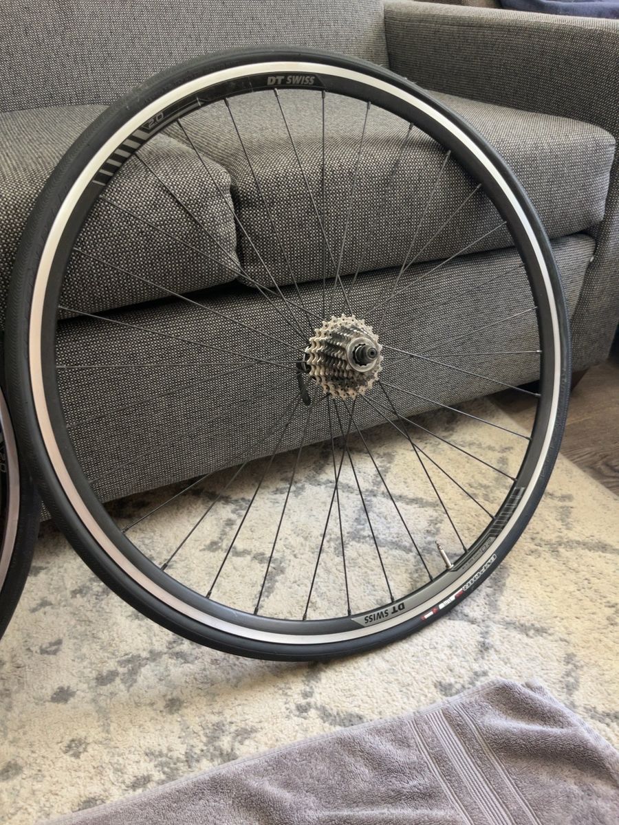 DT Swiss etrto 2.0 622x14  Road Bike Wheels with Tires & Cassette