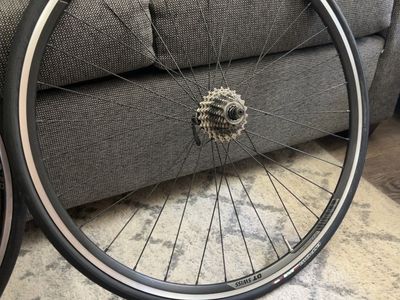 DT Swiss etrto 2.0 622x14 Road Bike Wheels with Tires & Cassette