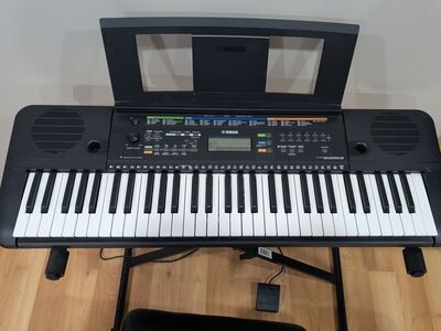 Yamaha PSR-E253 61 Key Keyboard
