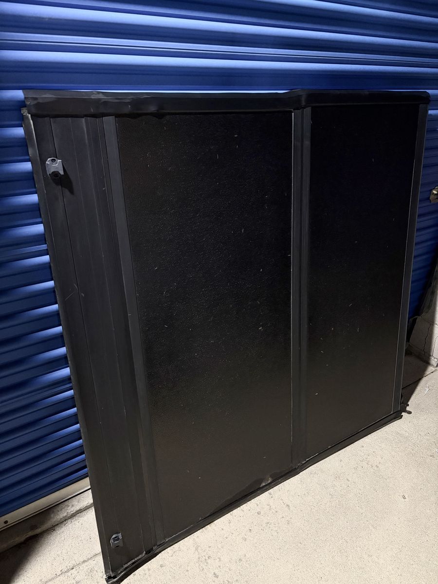 Nissan Frontier 2005-24 5ft Bed Hard Tonneau Cover