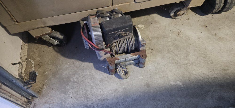 WARN Model 8274 12V Electric Winch with Mounting Plate - Used