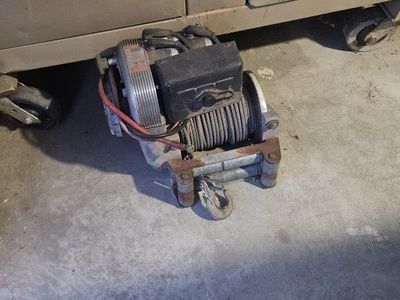 WARN Model 8274 12V Electric Winch with Mounting Plate - Used