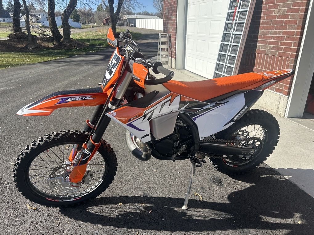 2023 KTM 300 XC Low Hours