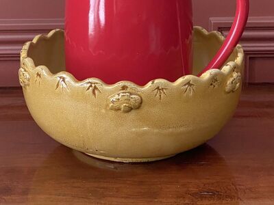 LIKE NEW - Beautiful MAXCERA Decorator 10 inch Bowl. Nice Details. No chips or cracks - C PIX