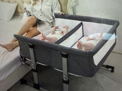 Twin Bedside Bassinet for Baby w/sheets