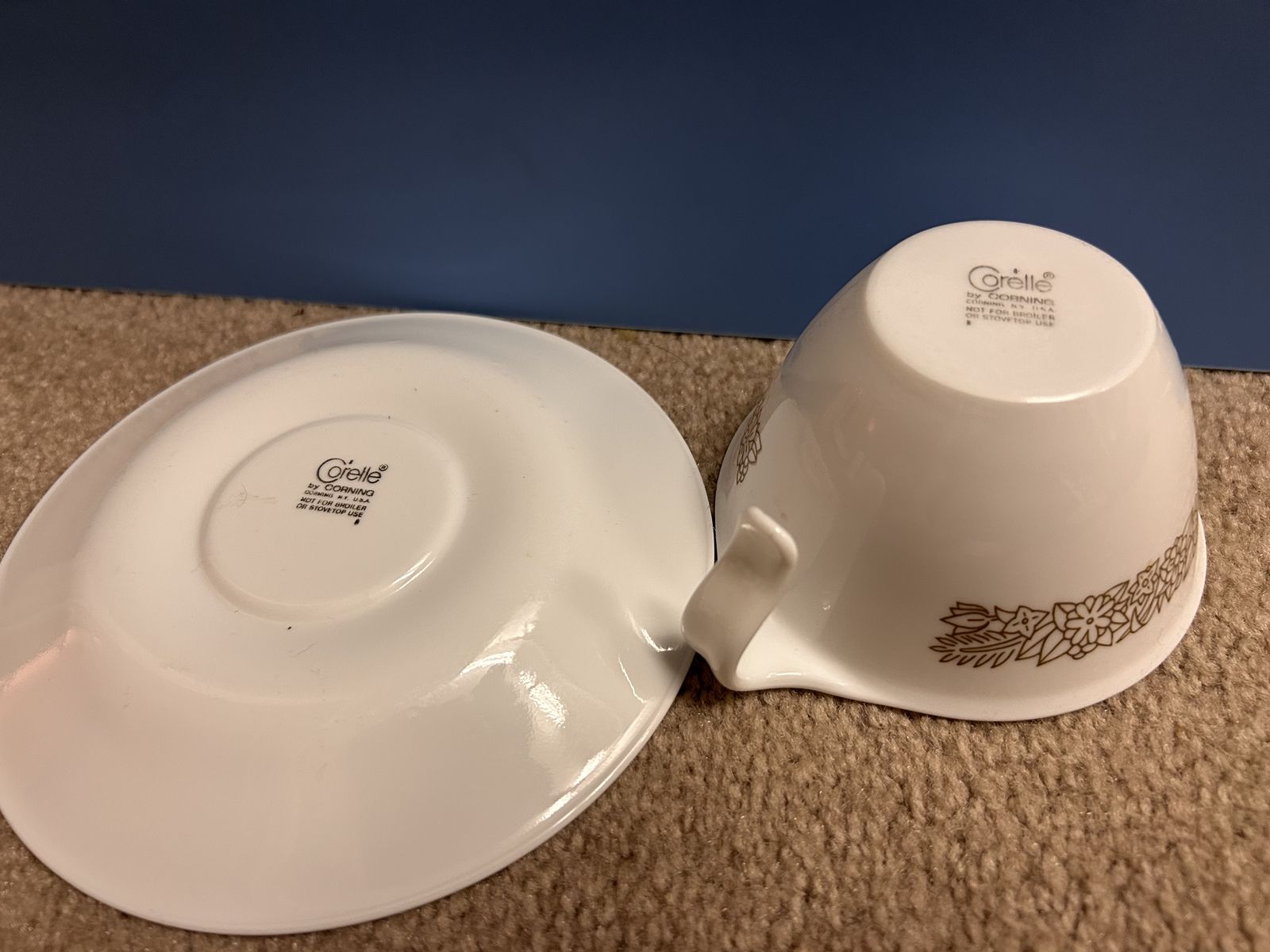 CORNINGWARE CORELLE WOODLAND BROWN TEA CUP AND SAUCER- SET OF 4