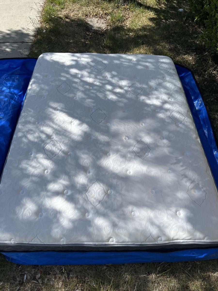 Like-new Mattress with Cover | Queen sized.
