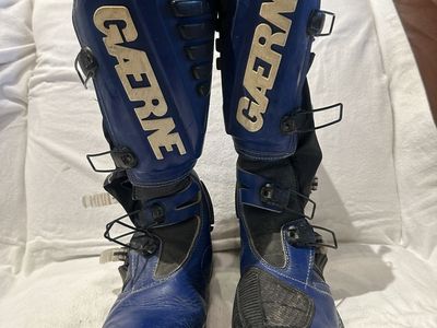 Gaerne men’s size 10 dark blue with black trim motorcycle boots