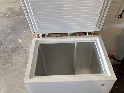 GE Appliances FCM5SUAWW 5.0 cu ft Chest Freezer - White