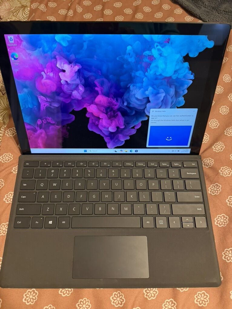 Microsoft Surface Pro 6 i5 8GB Ram 250GB Win 11