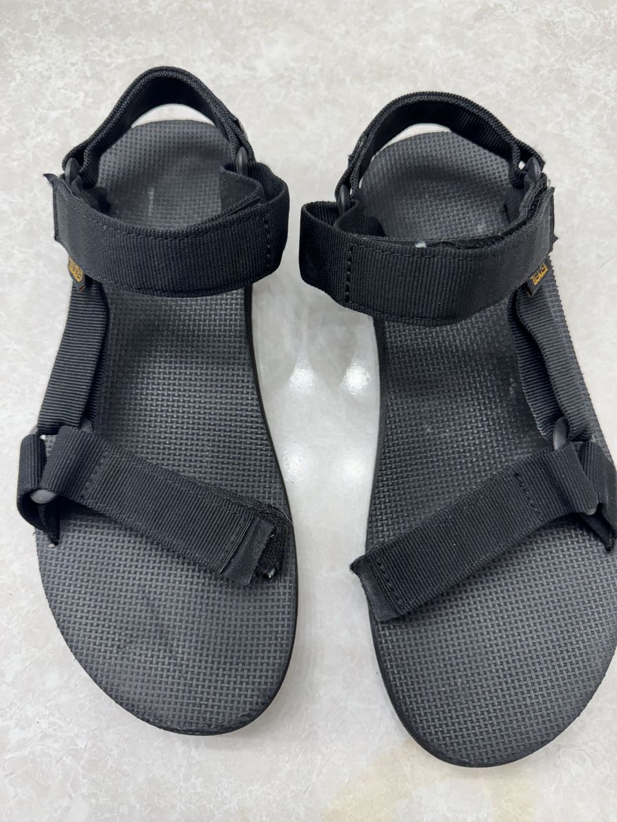 Men’s teva sandals is 9