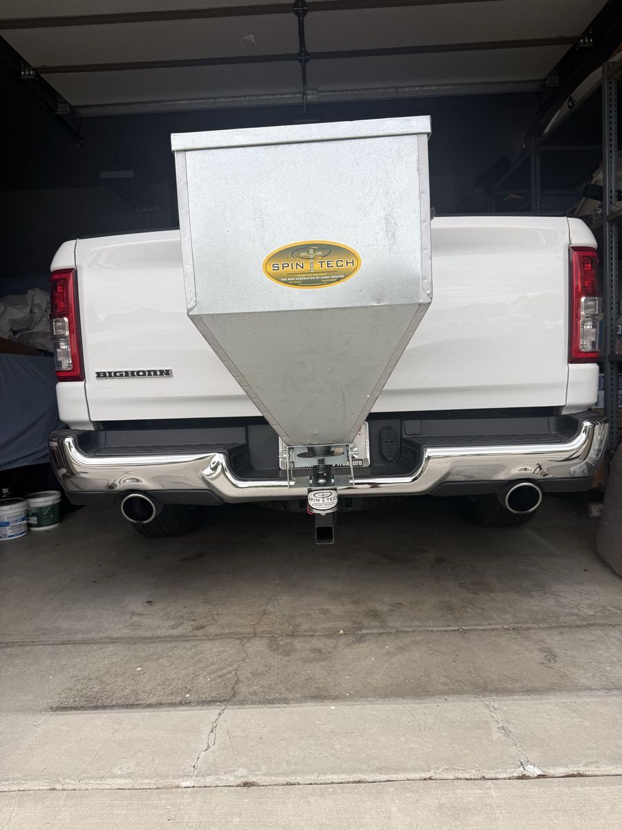Salt spreader