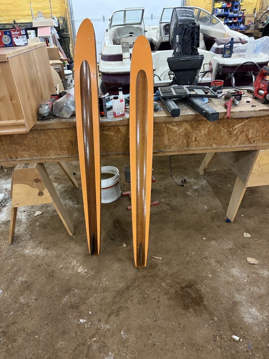 Water skis