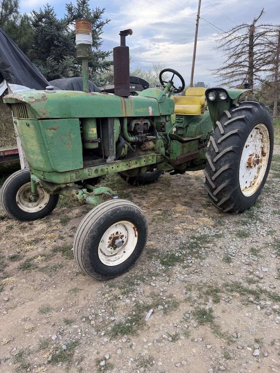 John Deere 3020 Tractor
