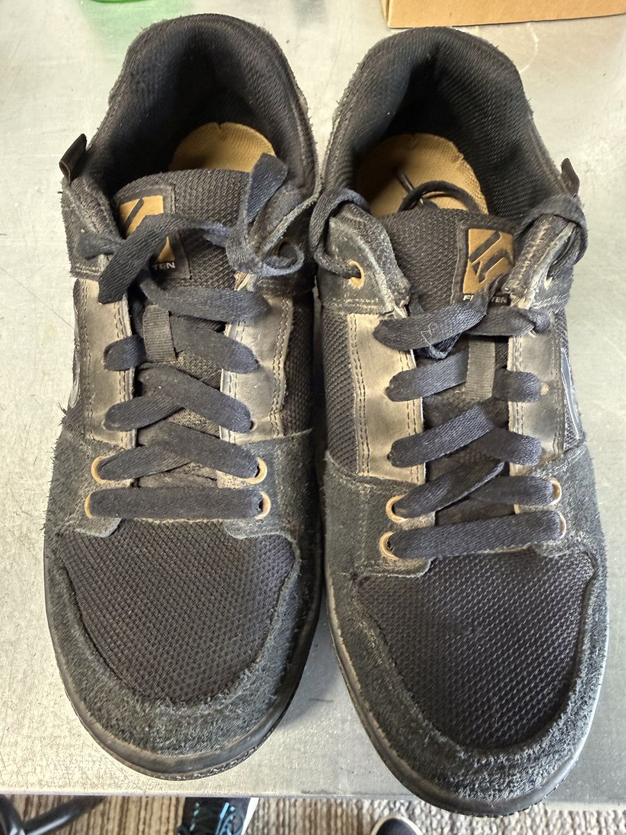 Five Ten Freeride Mens 9.5 Flat Shoes