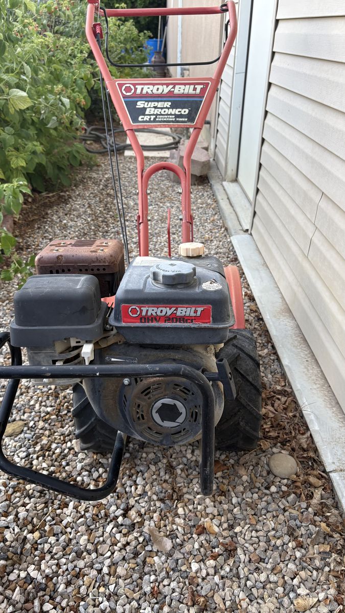 Troy Bilt Super Bronco CRT