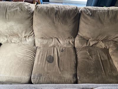 Recliner couch (2 reclining seats and 1 middle seat)