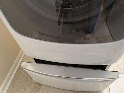 Pedestal for Maytag washing machine or dryer