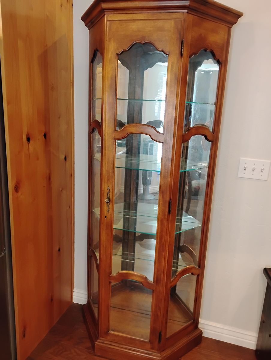 Ethan Allen Curio Cabinet