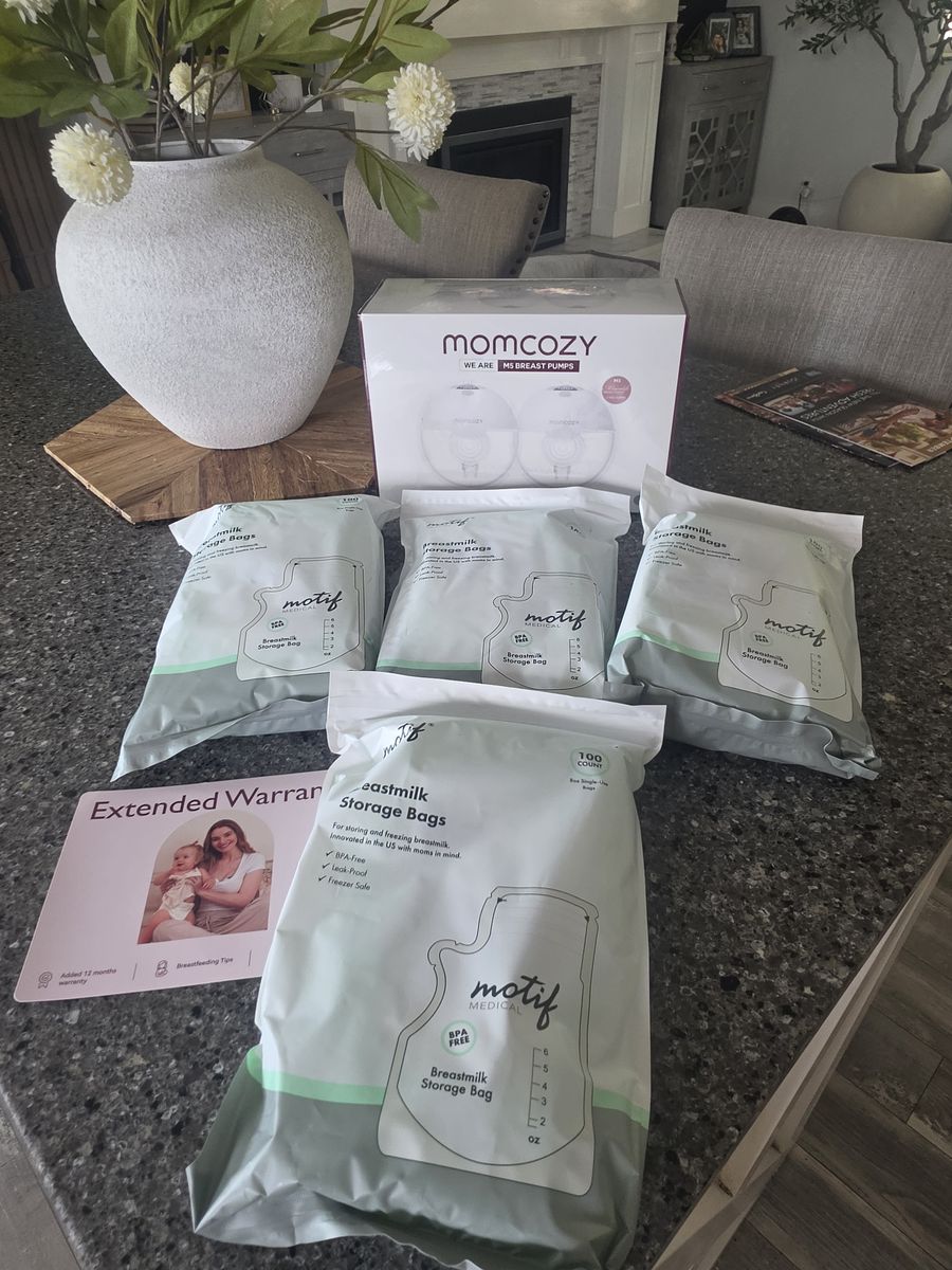 Brand New Never Opened MomCozy Breast Milk Pumps M5 w/400 bags 8oz