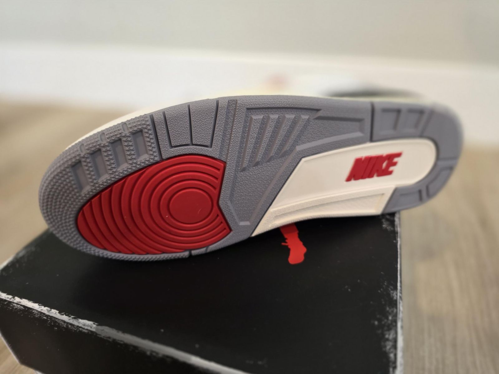 Main image 4