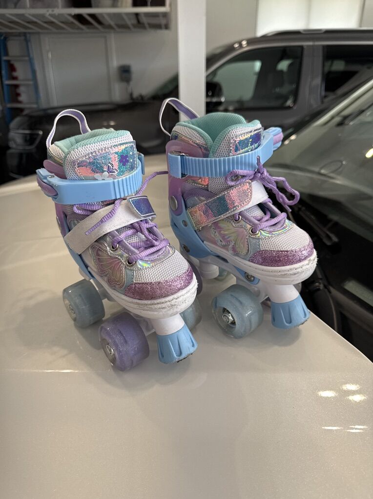 Girls Roller Skates - Adjustable Size 7C - 9C