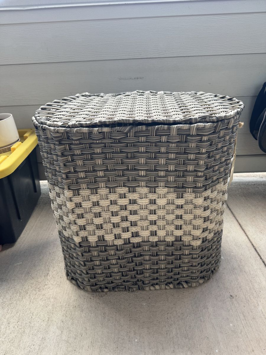 clothes hamper