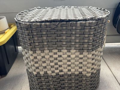 clothes hamper