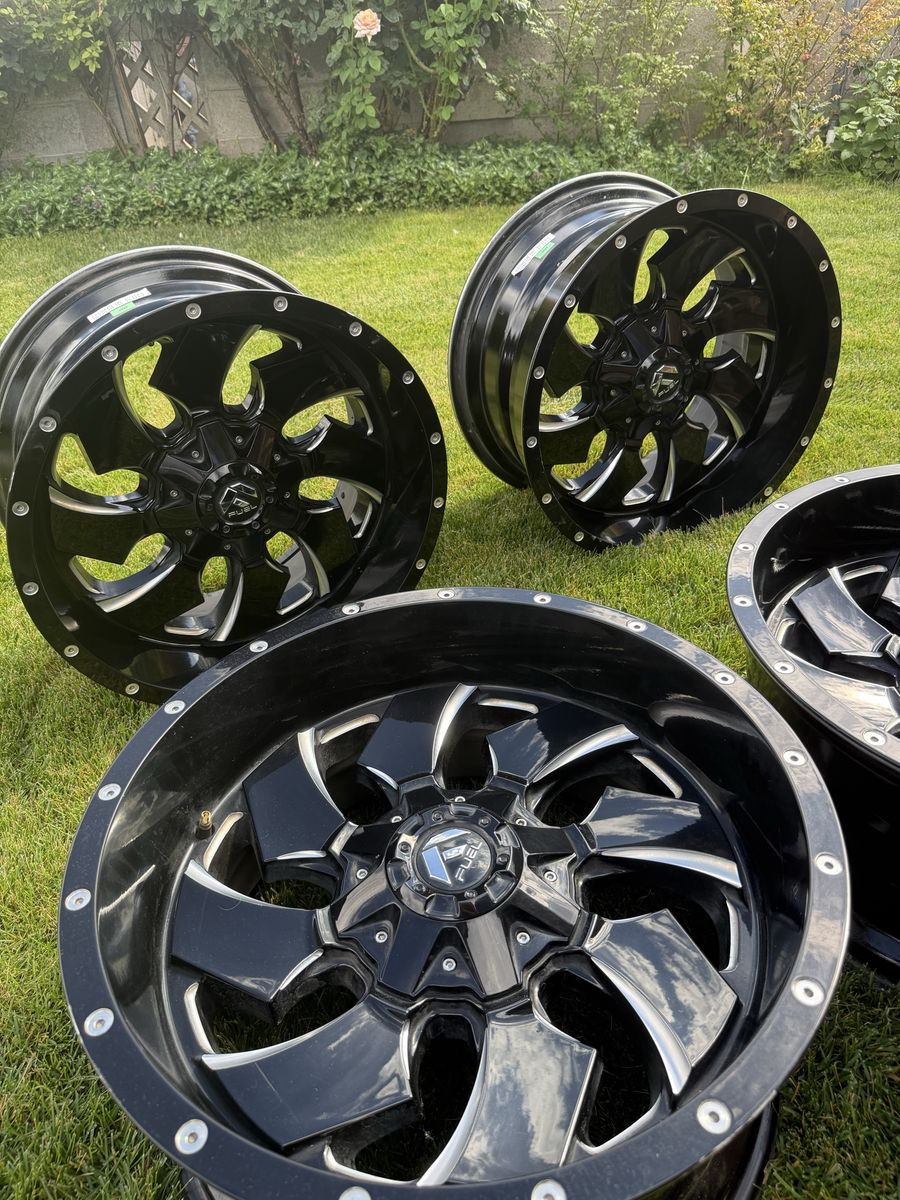 20x10 Fuel Cleaver Wheels