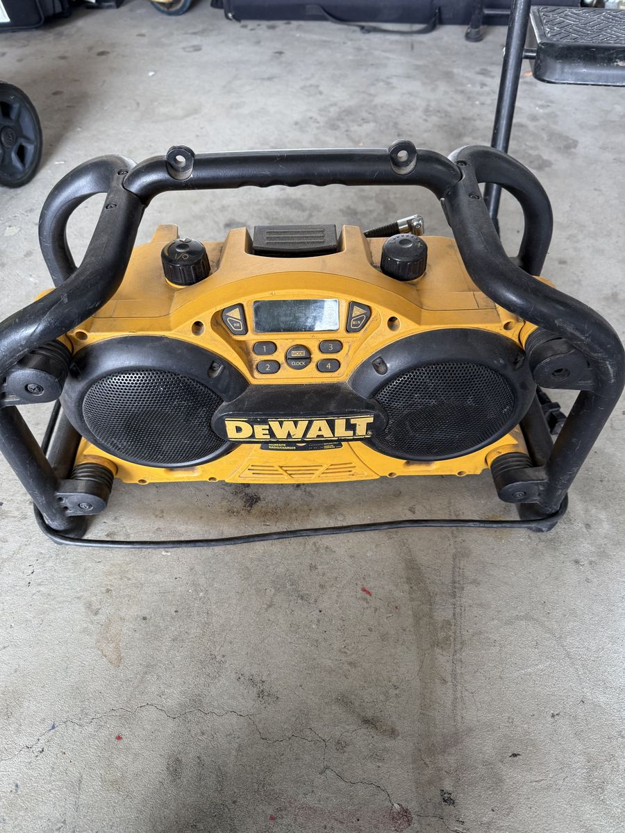 Dewalt radio
