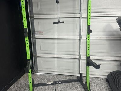 Squat Rack with Pulley System + Plate rack